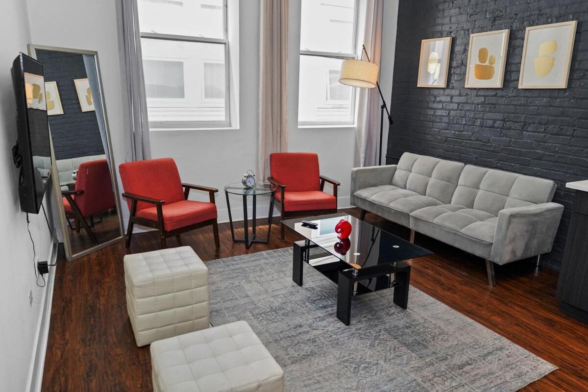 Modern 2BR 420 Friendly in Chicago South Loop Near Museum Campus, McCormick Place and Soldier Field - B&B Chicago