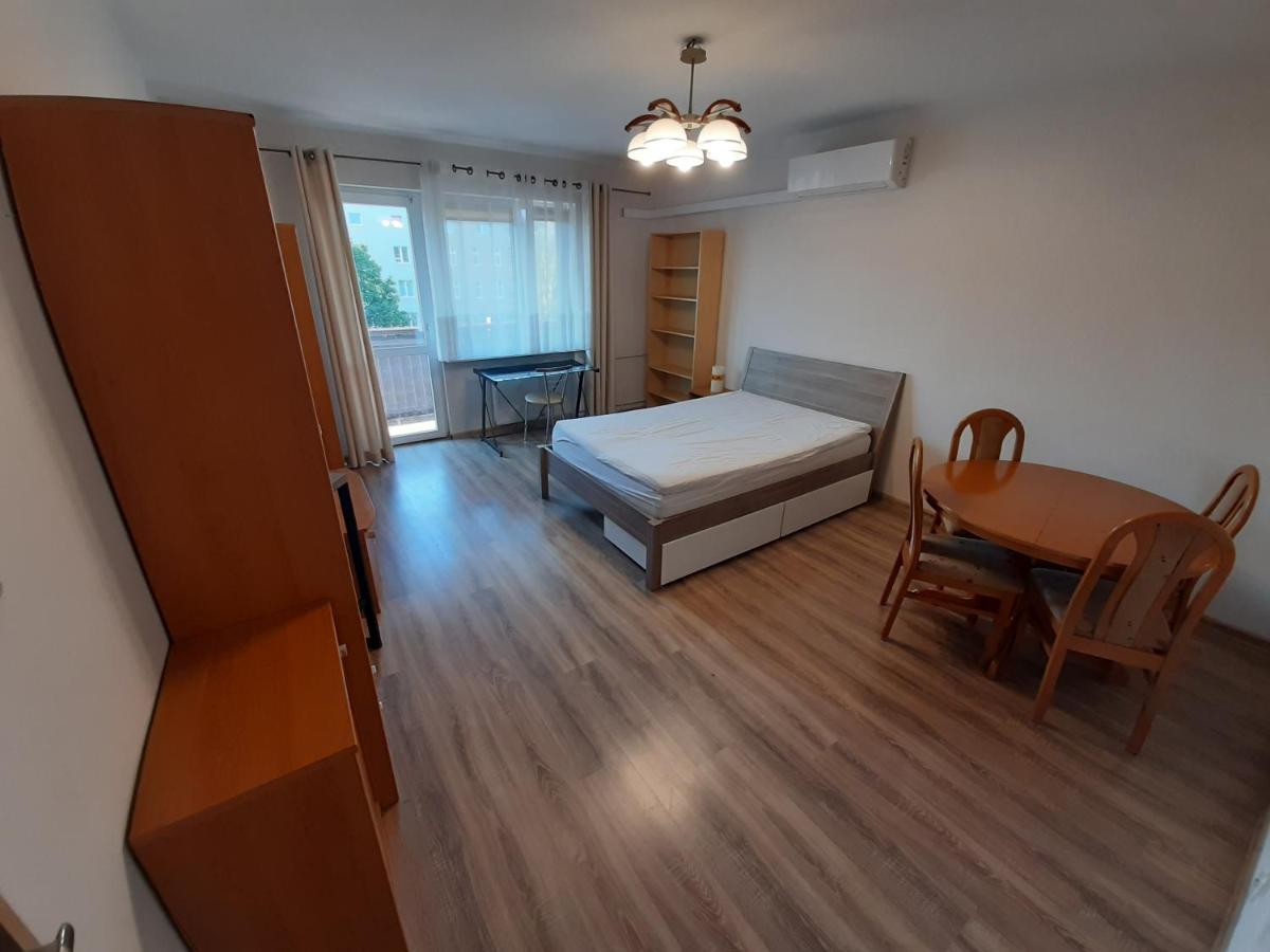 Dreibettzimmer mit Gemeinschaftsbad