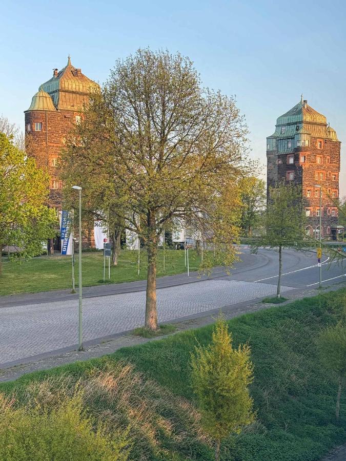 Premium 2-Level apartment on Rhine, Great Location - B&B Duisburg