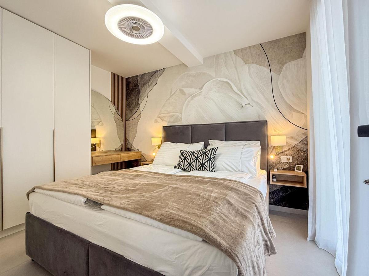 Apartment mit 1 Schlafzimmer und Poolblick