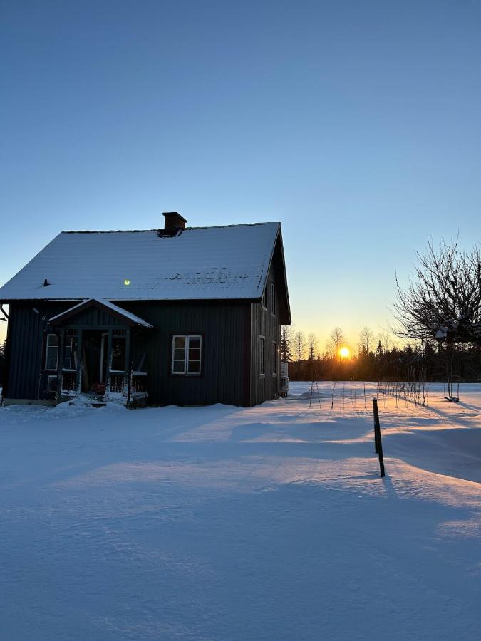 Charming Family Villa - B&B Ulricehamn