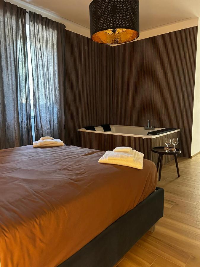 Suite mit Kingsize-Bett mit Whirlpool