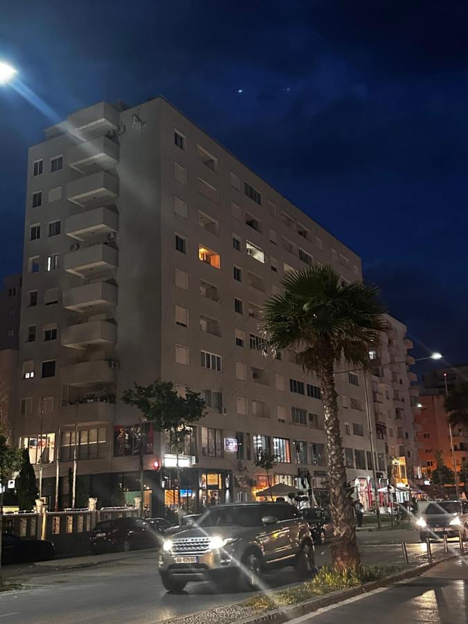 Palms Apartment Durres - B&B Durazzo