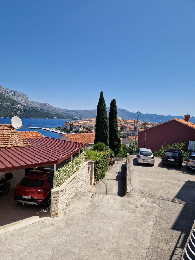 Appartamento con 2 Camere da Letto e Vista Mare