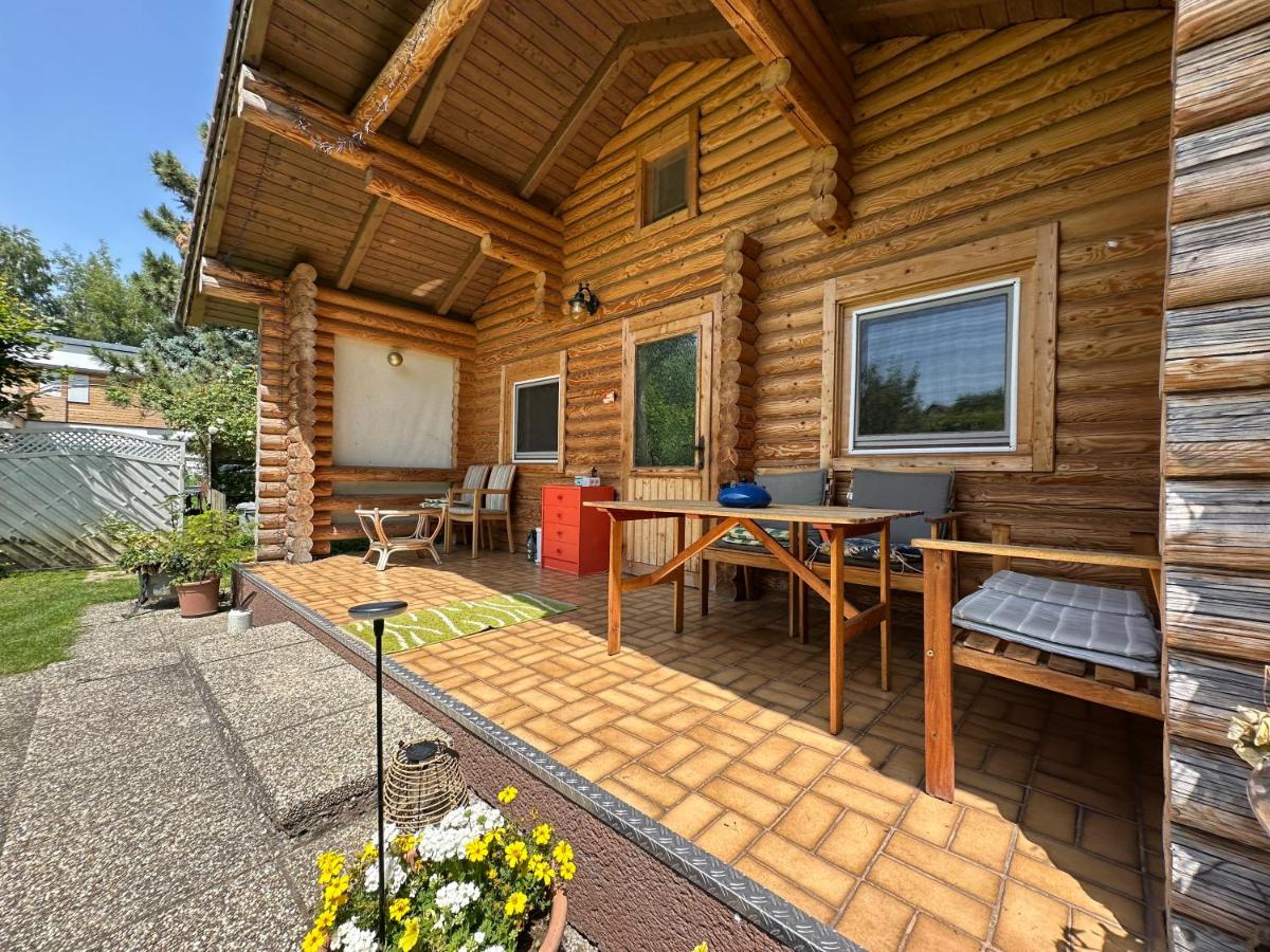 Gemütliche Blockhütte in Wiennähe - B&B Zöfing
