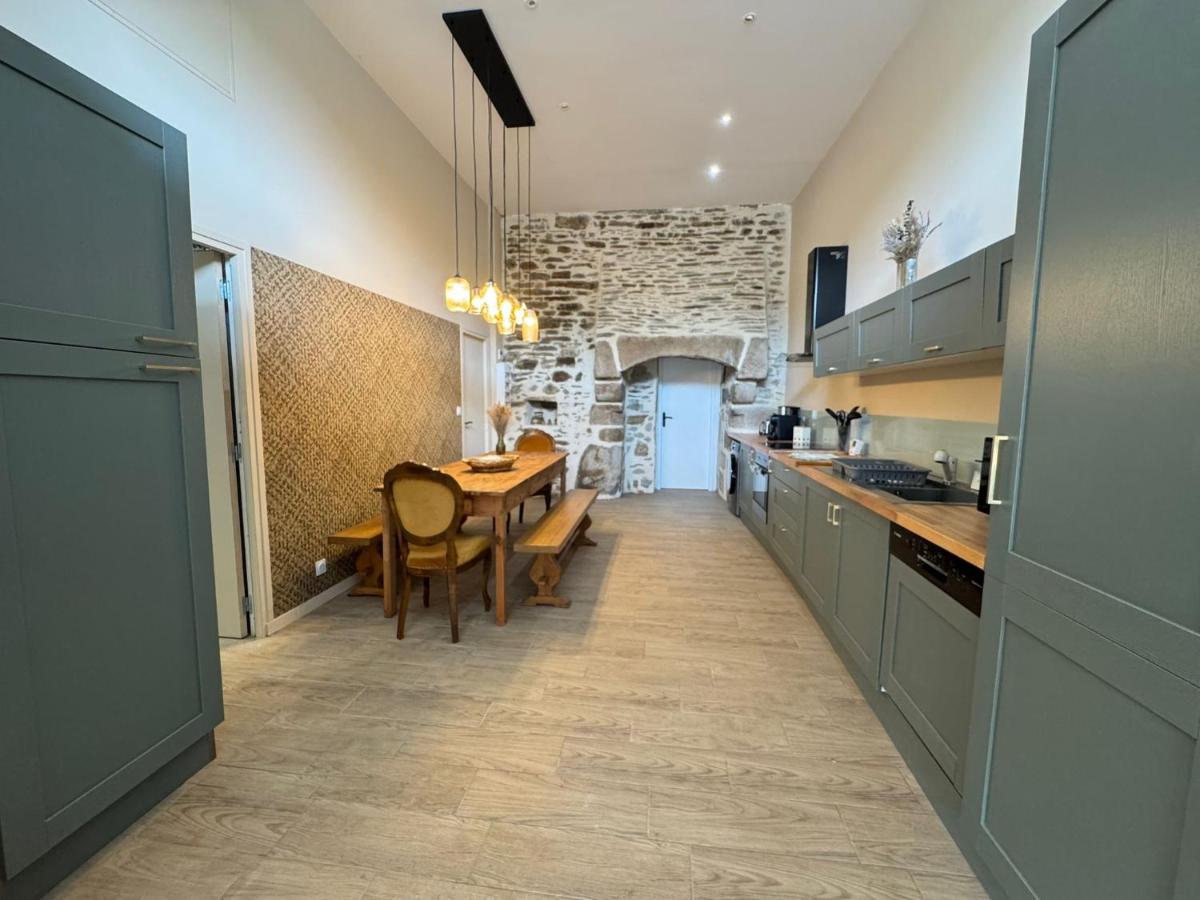 Gîte dans un moulin avec terrasse - B&B Plounéventer