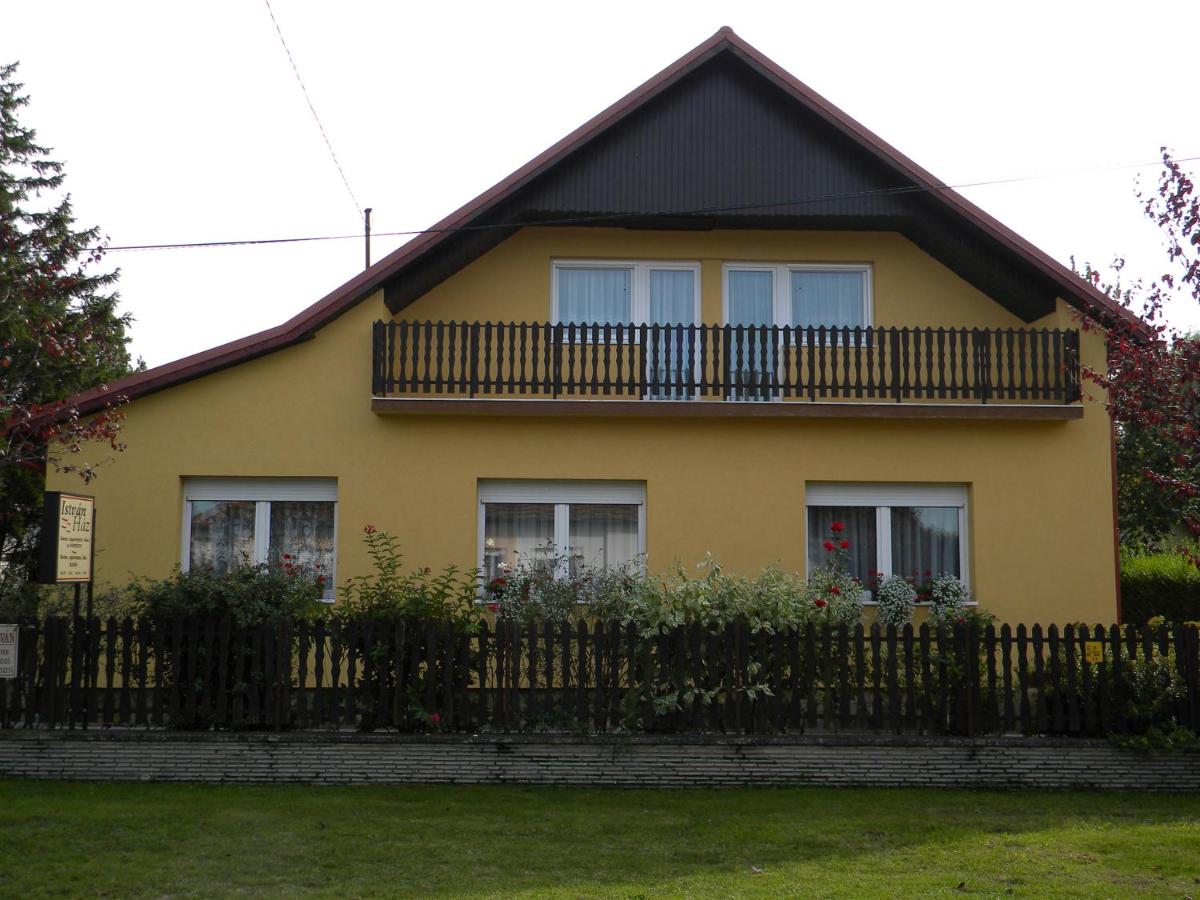István Ház - B&B Balatonkeresztúr