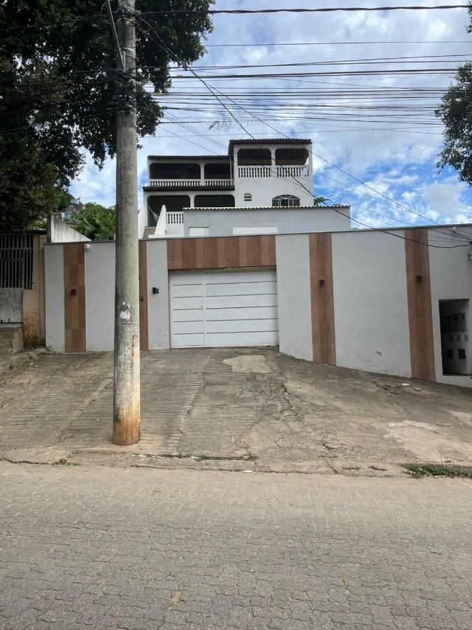 Flat com ar e varanda com linda vista para o Ibituruna - Véu de Noiva 204 - Bed and Breakfast Governador Valadares