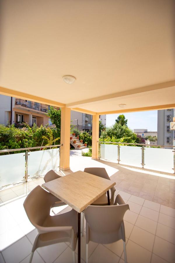 Studio with Garden View