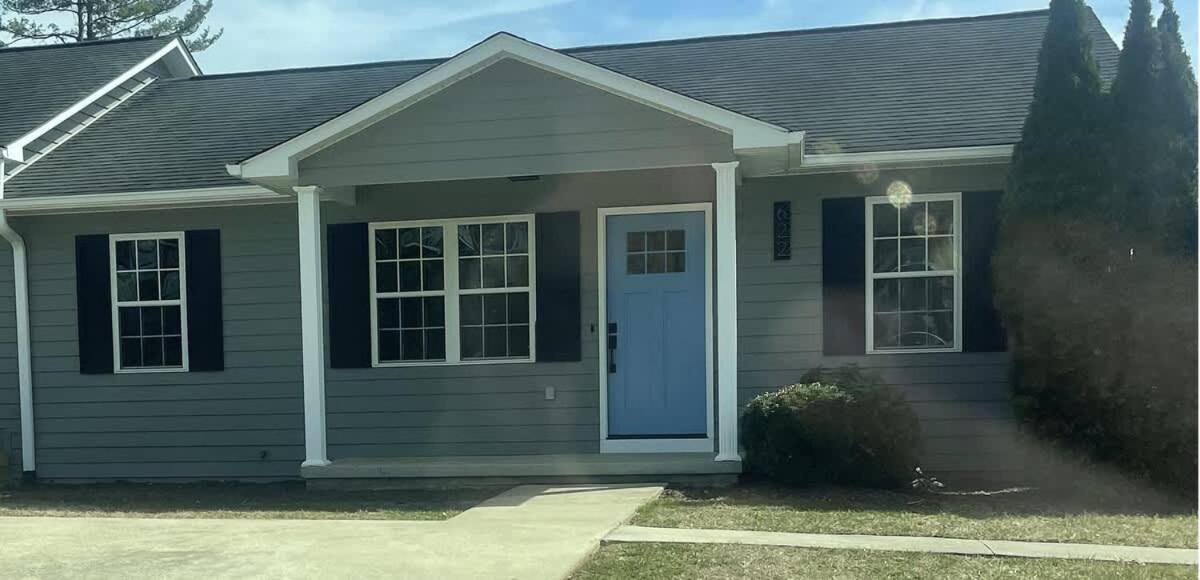 Cozy 2 bedroom 2 bath getaway Villa - B&B Hendersonville