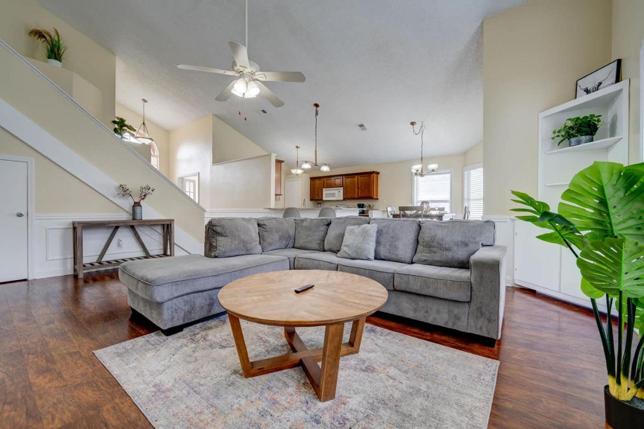 Sun Kissed Pool Home in Kissimmee - Chambres d'hôtes Kissimmee