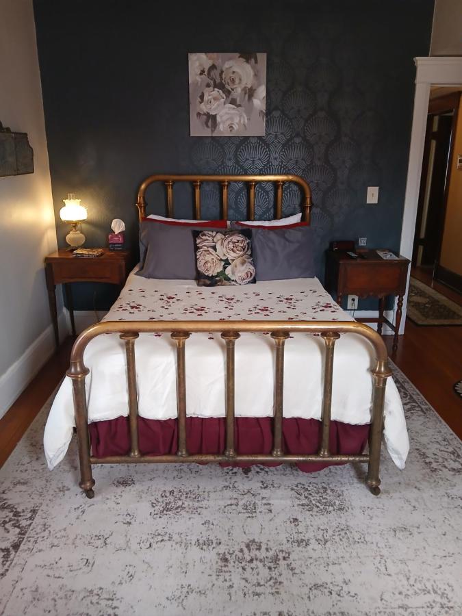 Deluxe Double Room with Shower