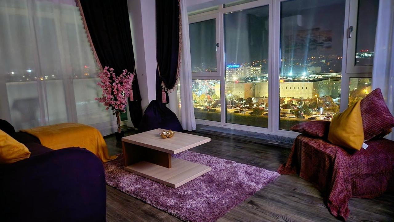 Aristocrat Sunset Panorama - Skyview Central Apartment - Bed and Breakfast Iași