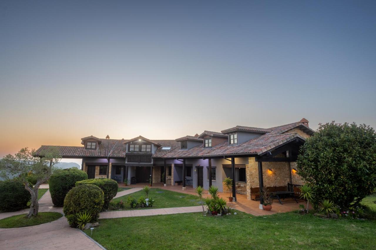 Asturian Villa with Garden, Parking and Sea Views - B&B Villaviciosa