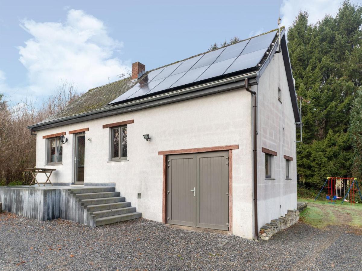 Cozy Family Cottage in Érezée, cleaning included - B&B
