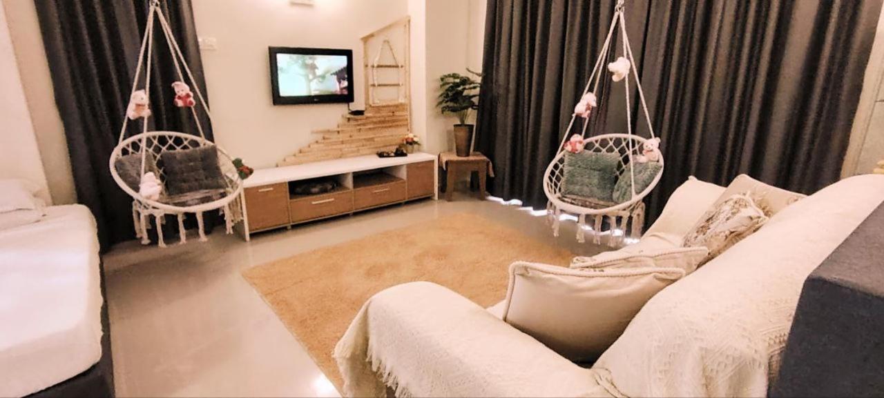 Two-Bedroom Apartment with Mountain View
