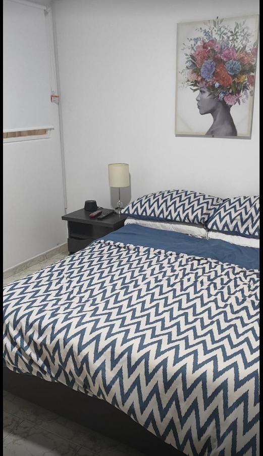 CASA AVILA - Apartamento amoblado 2 - Villa Alsacia - B&B Bogotá