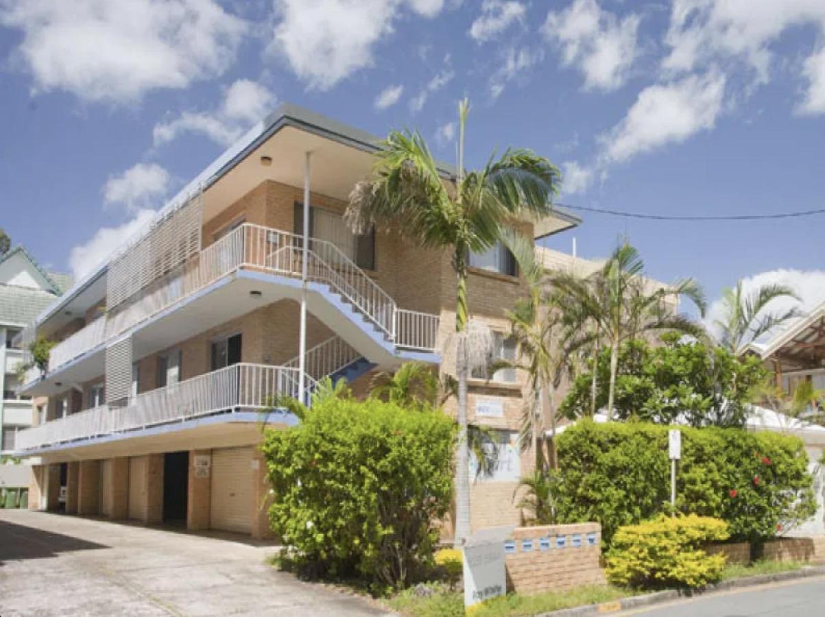 Surf Shack in Iconic Rainbow Bay - Coolangatta QLD (pet friendly) - B&B Gold Coast