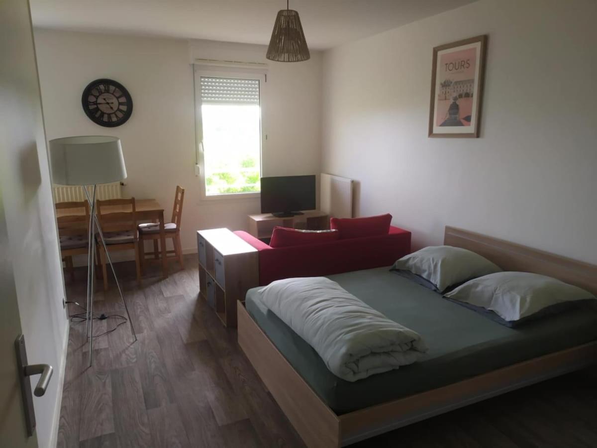 T1 TOURS NORD 38m2 proche autoroute - Chambres d’hôtes Tours