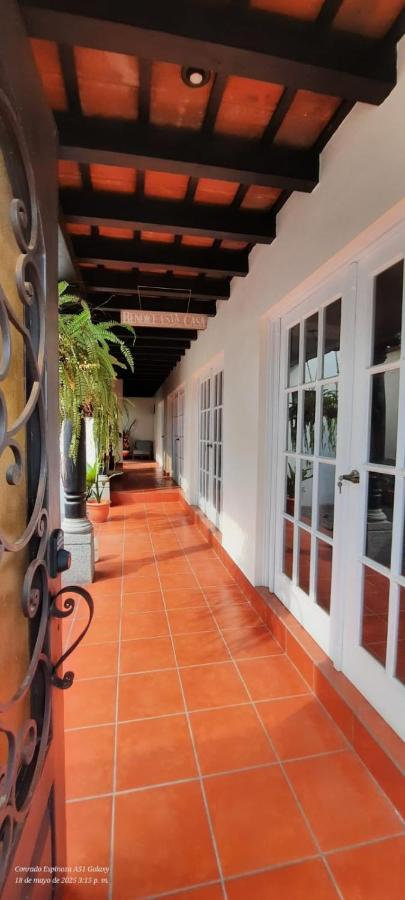 Casa de la Cúpula - Free Parking - Sleeps Eight - B&B San Miguel Dueñas