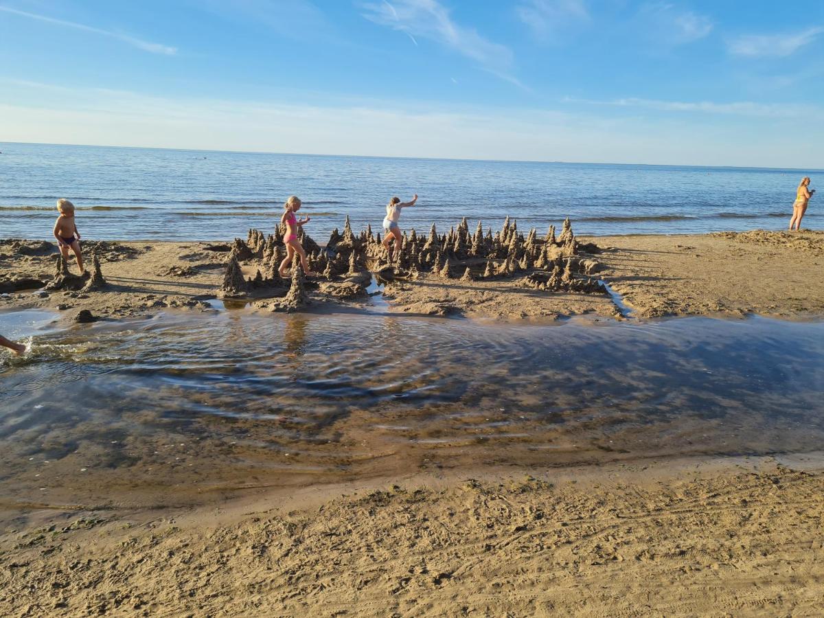 Jurmala Dubultu big apartment - B&B Jūrmala