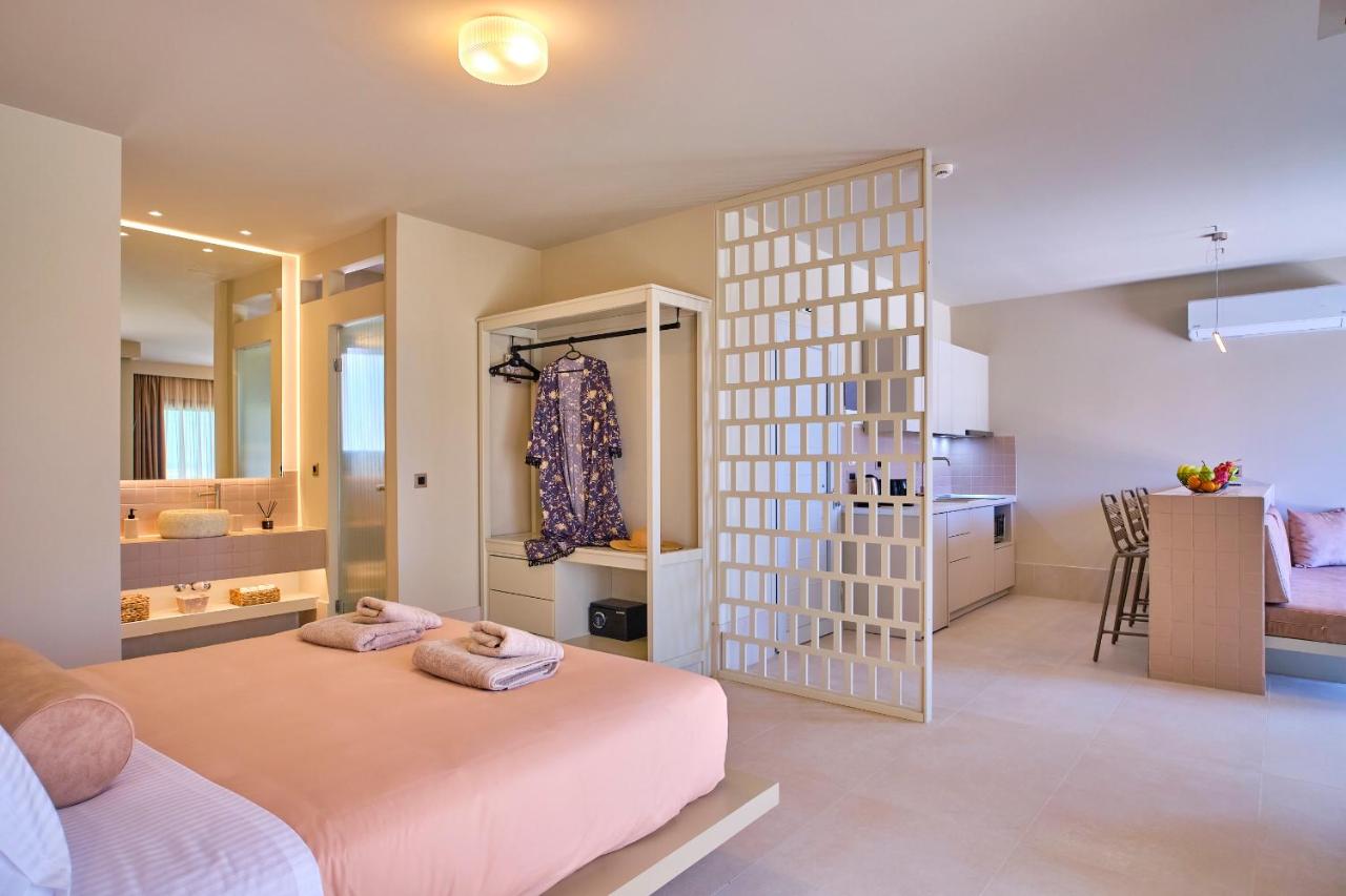 Suite met Kingsize Bed en Uitzicht op Zee