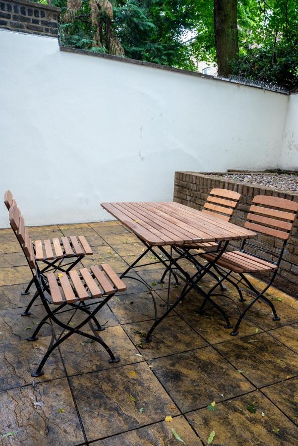 Spacious 2-BDR Flat! 1 minute to tube station - B&B Londra