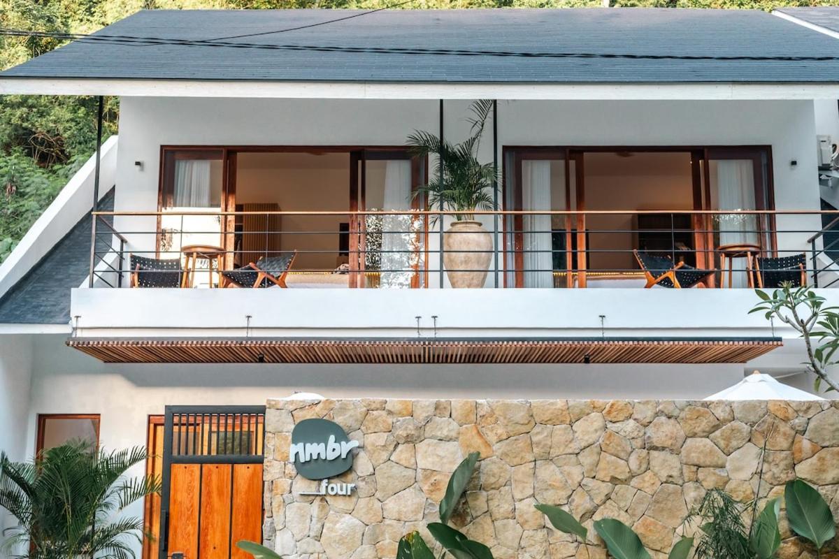 NMBR Four - New 2BR Stylish villa with private Pool & Garden - Chambres d’hôtes Katilampak