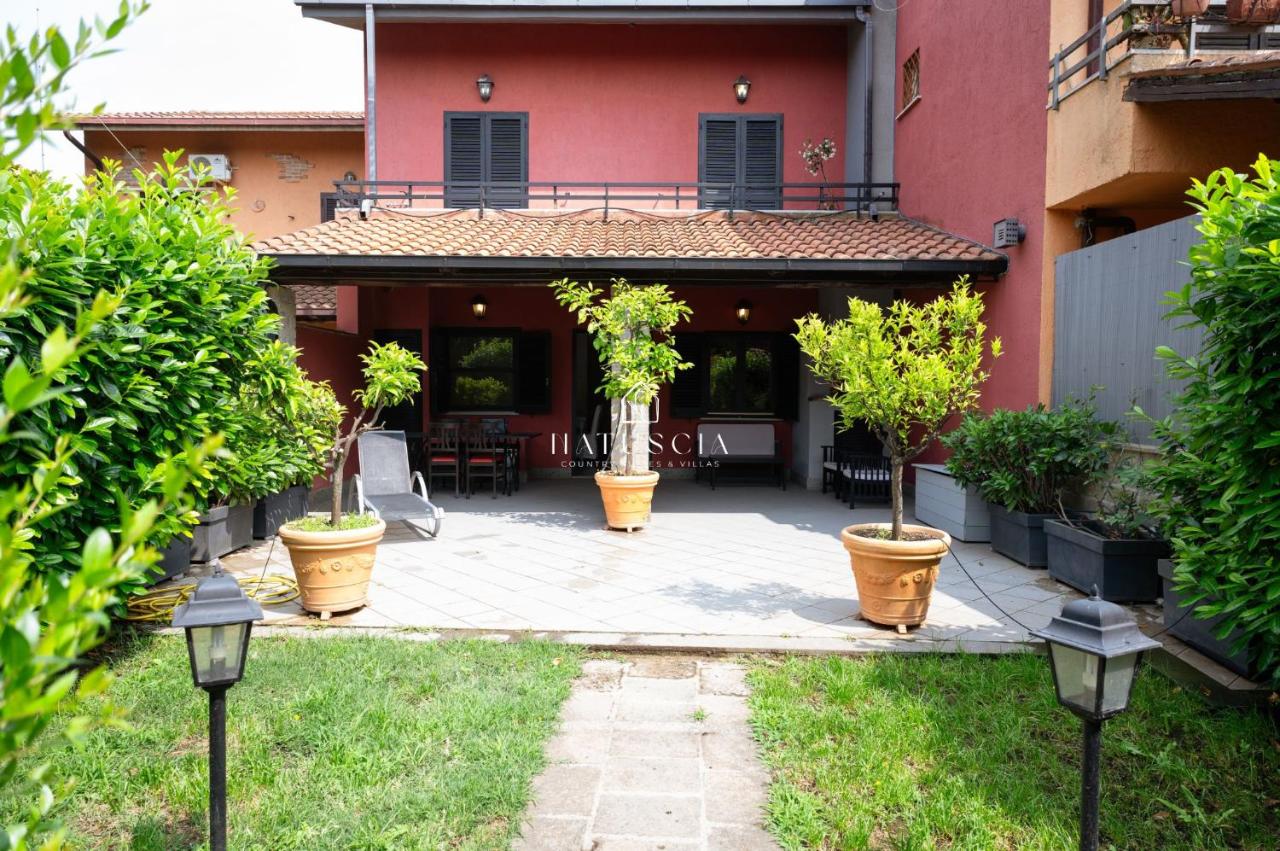 Natuscia Trevignano Platani Villa with Garden - B&B Trevignano Romano