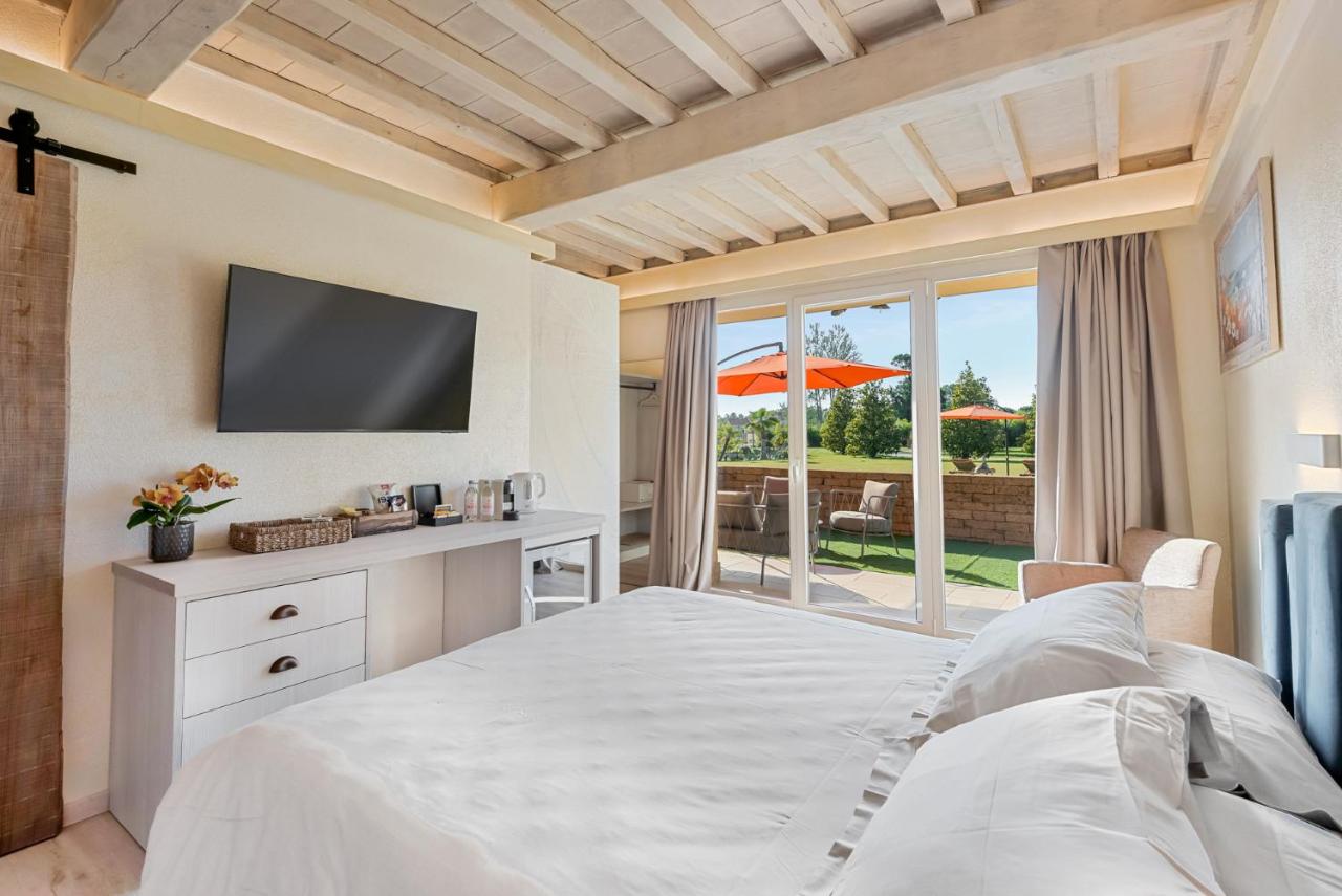 Queen Room with Garden View