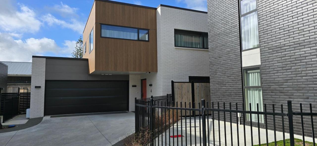 Stylish 3 bedroom home in Palmerston North - B&B
