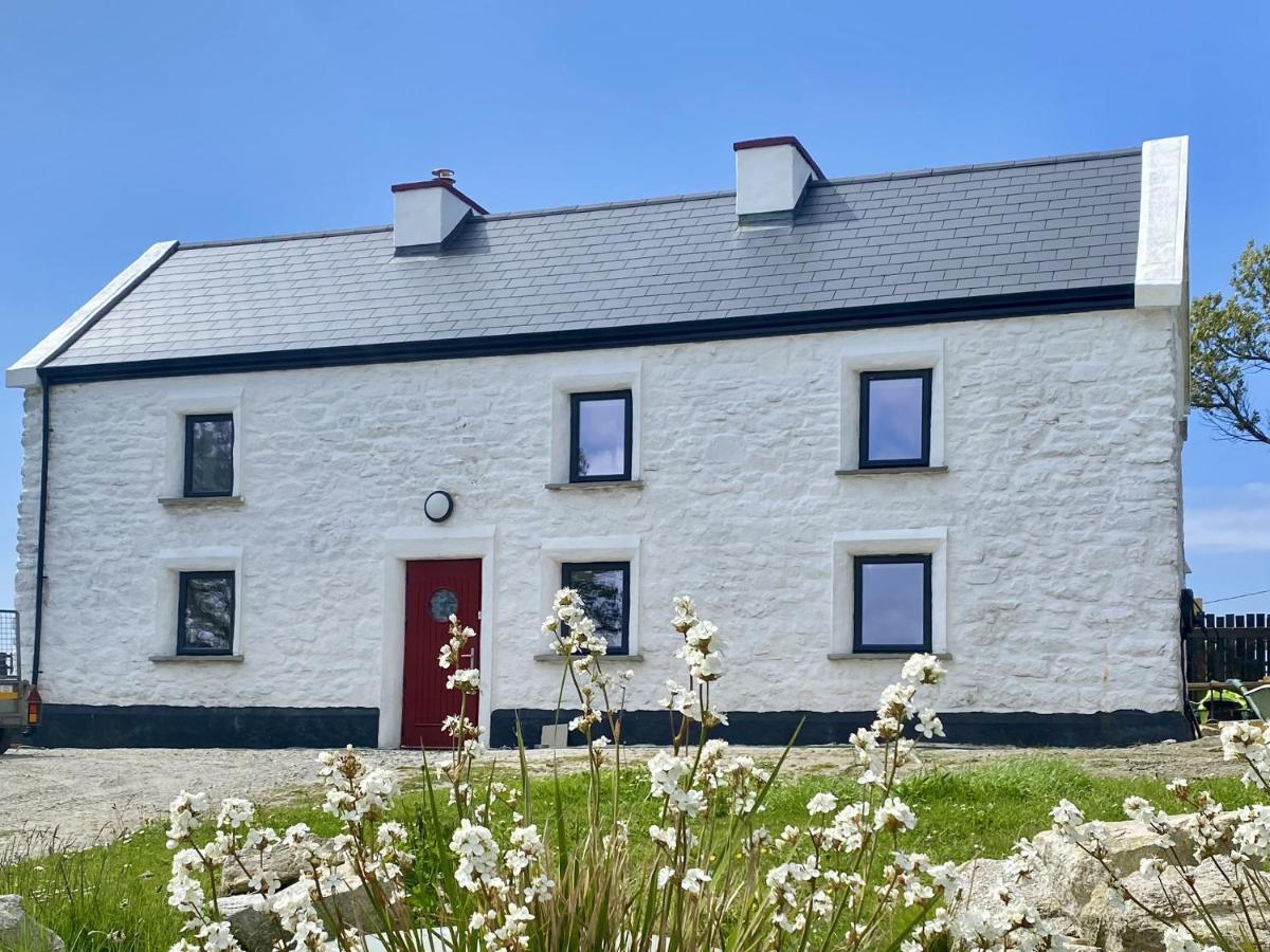 Nead na bhFáinleog Swallows Nest - B&B Aughrus More