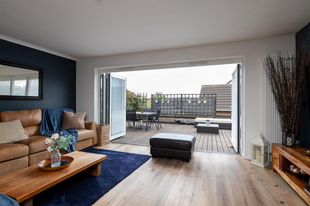 Home from Home Garden Free Parking Long Term Stays - B&B Milton Keynes