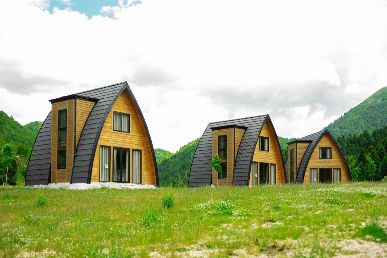 Altus Highland Lodges - Ferienwohnung Tepelena