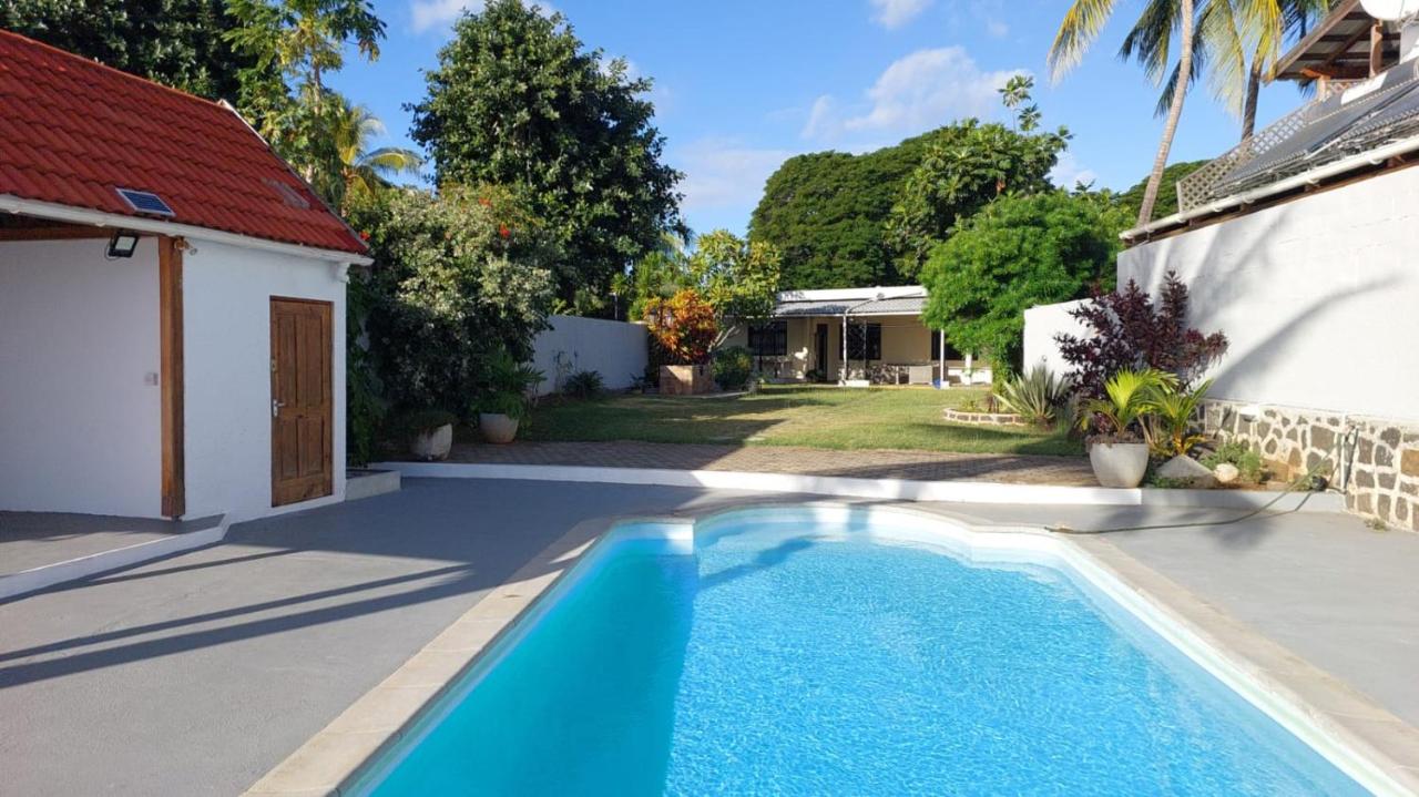 Beachfront Villa Klondike - Private 3-bedrooms - B&B