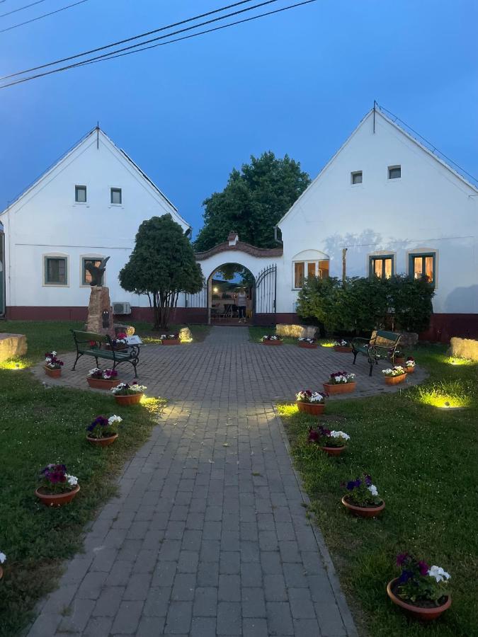 Turul Panzió&Pizzéria - B&B Szólád
