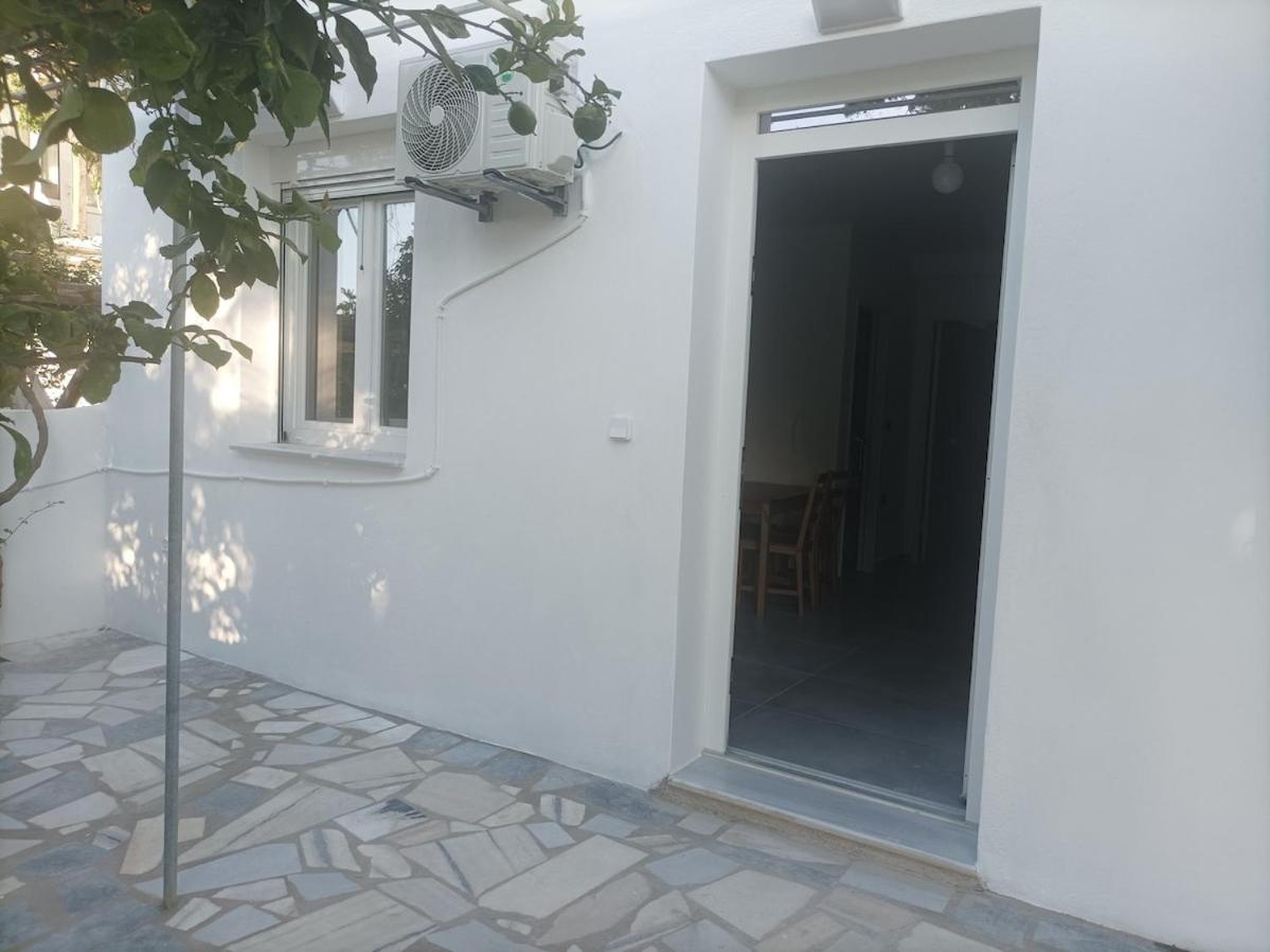 Lemon Tree 2 - B&B Parikia