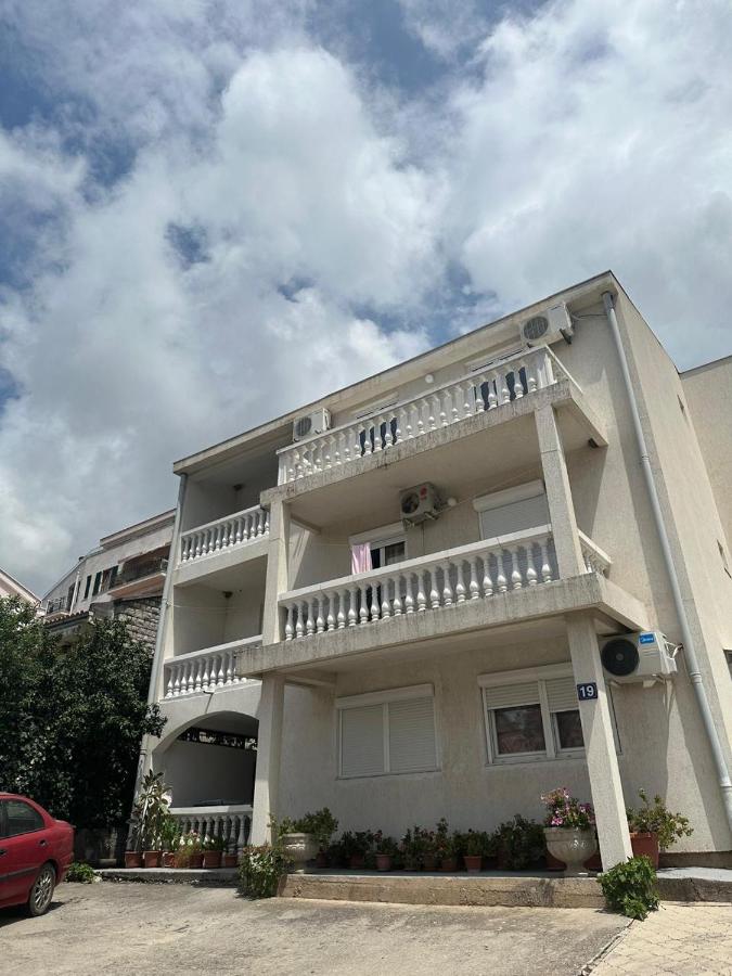 Julija- soba sa bračnim krevetom - B&B Petrovac na Moru