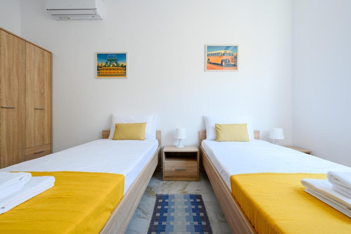 Bright & Airy Apt in Central Sliema - Sleeps 3 - B&B Sliema