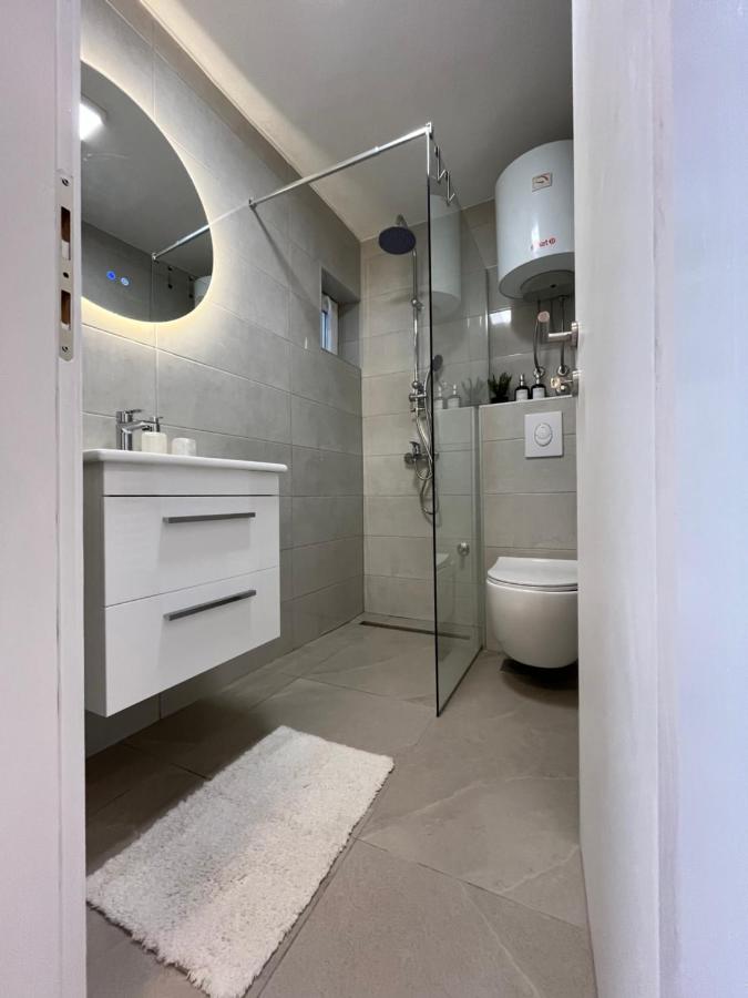 Door 5 Apartment - B&B Mostar