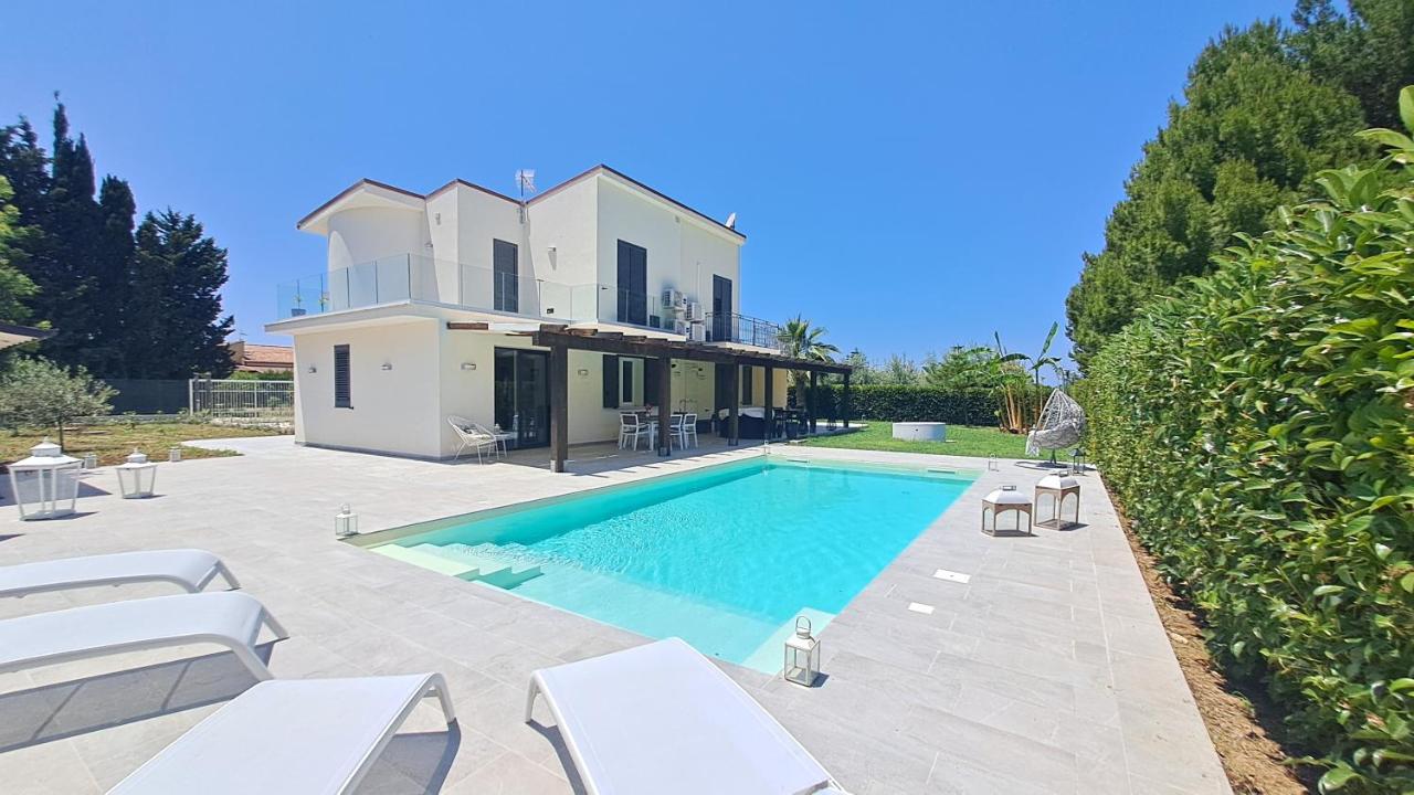 Villa Elios Adriana with pool by Casa in mente - B&B
