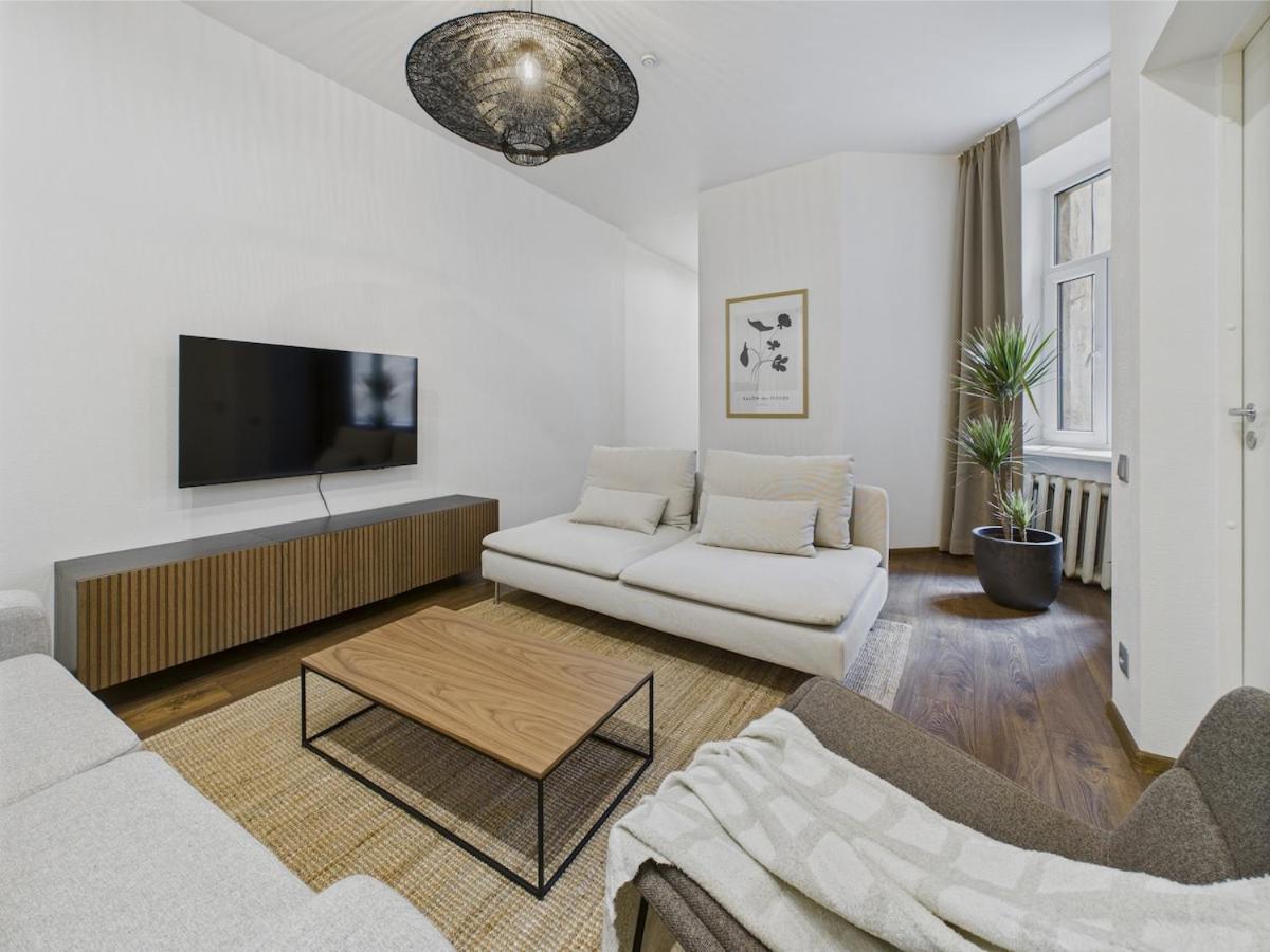 Raw and Refined 2BR Old Town Apartment - Chambres d’hôtes Riga