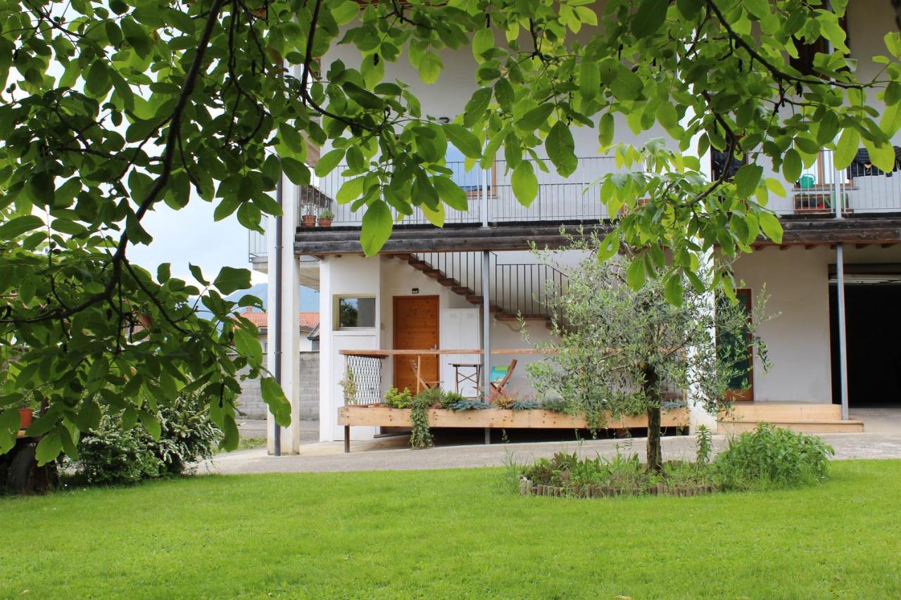 Appartamento con 2 Camere da Letto e Vista Lago