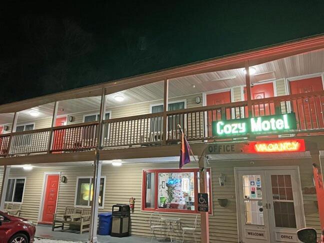 Cozy Corner Motel - Chambres d’hôtes