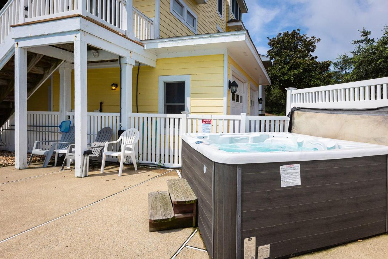 Golf Cart Friendly Pool Game Room & Resort Perks - B&B Corolla