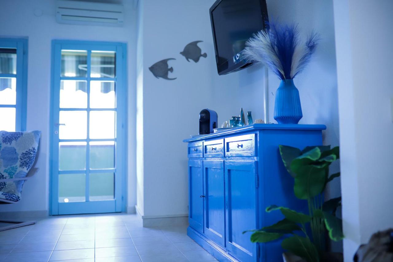 Blue View - Beachfront Villa by HIHE - B&B Quartu Sant'Elena