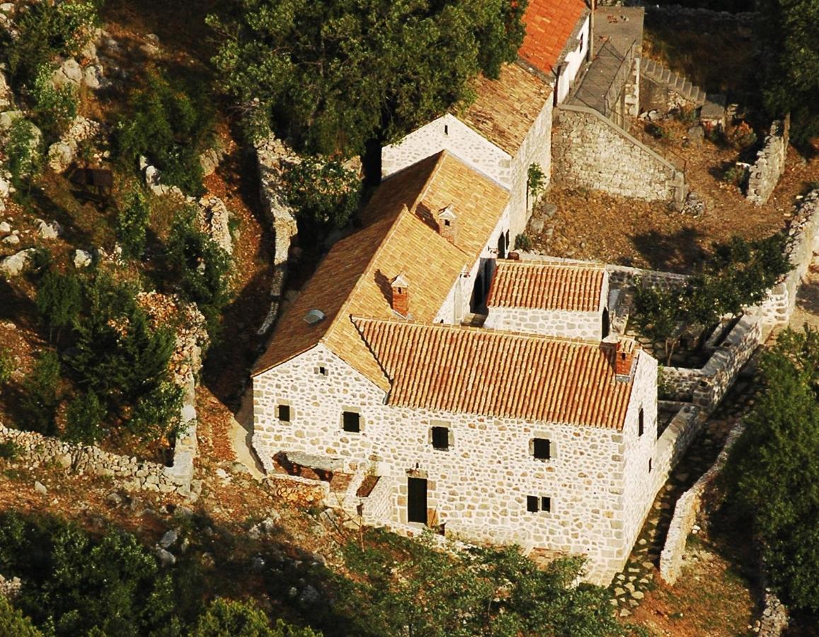 Stone House Varoš - Bed and Breakfast Starigrad