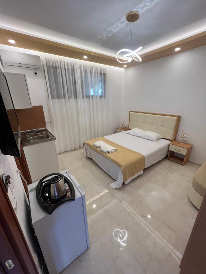 Deluxe Studio