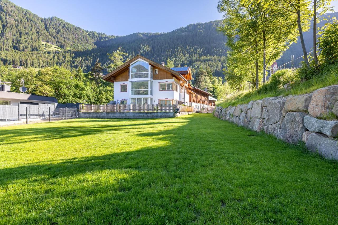 Posthof - Alpine Living Apartments near Sterzing - B&B Campo di Trens