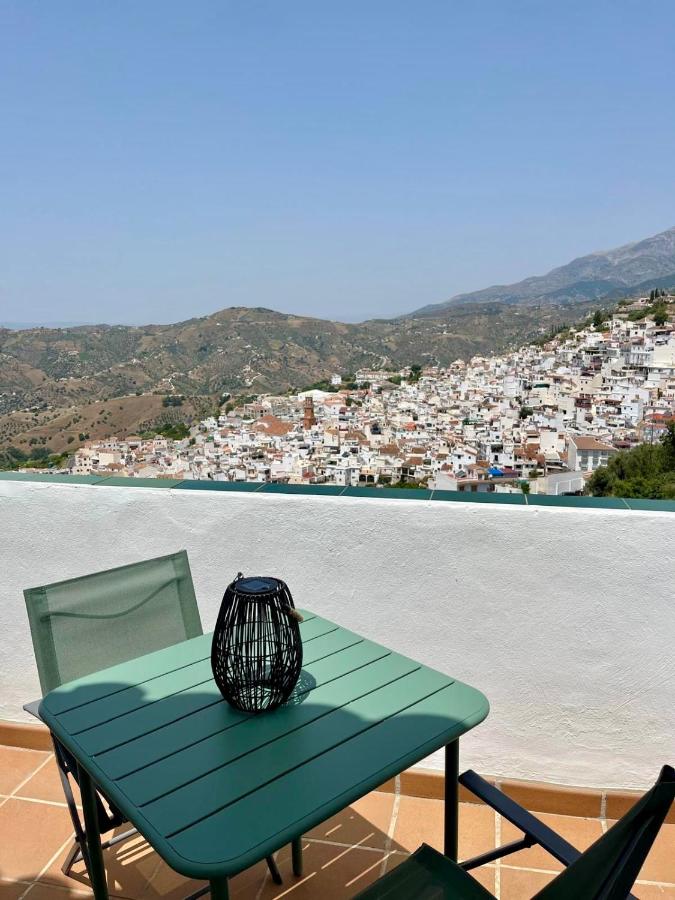 Apartamento Avigar con vistas a la montaña y piscina - Chambres d'hôtes Cómpeta